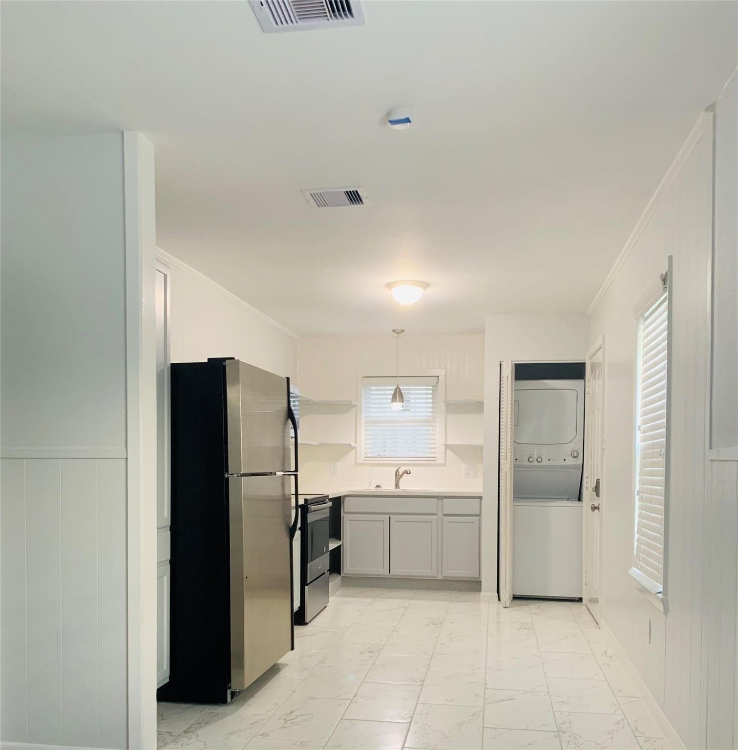 2221 Blodgett Street Property Photo 1