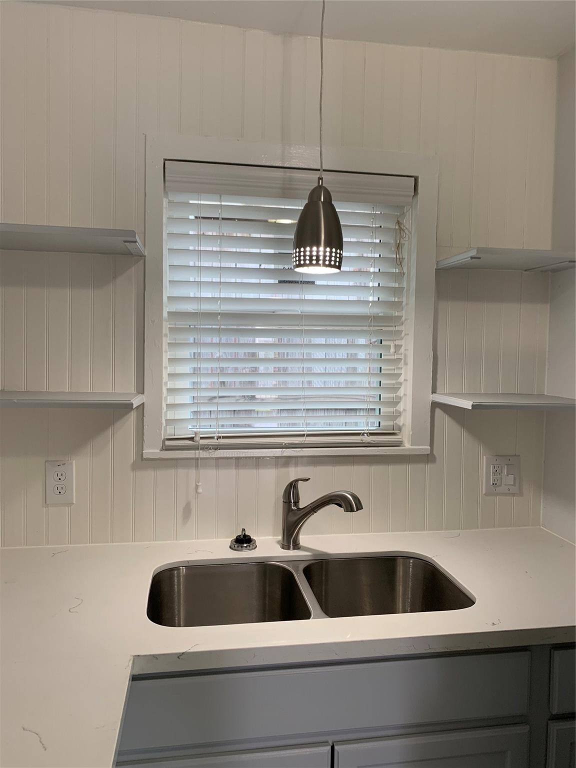2221 Blodgett Street Property Photo 3