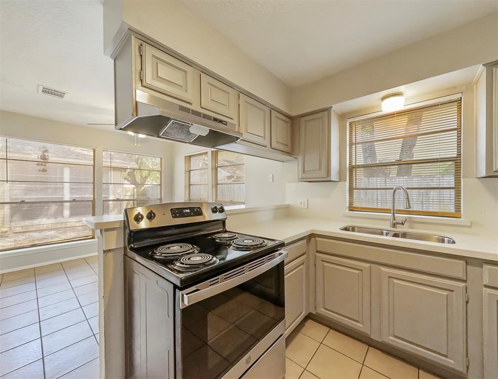 10827 Sugar Hill Drive A Property Photo 11