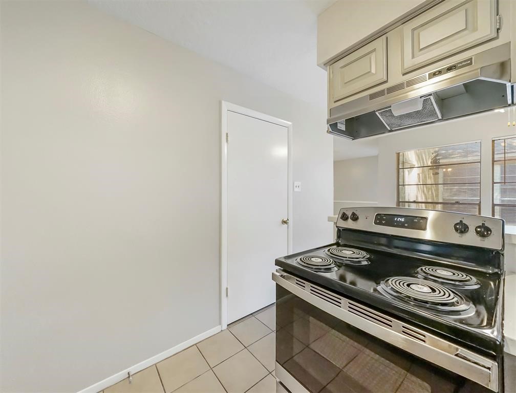 10827 Sugar Hill Drive A Property Photo 12
