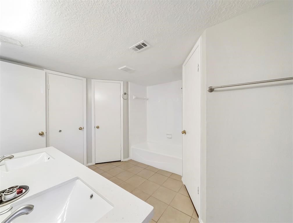 10827 Sugar Hill Drive A Property Photo 17
