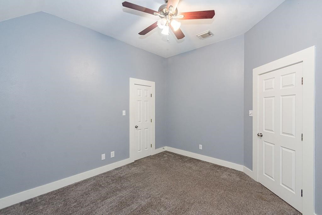 2306 Coleridge Court Property Photo 34