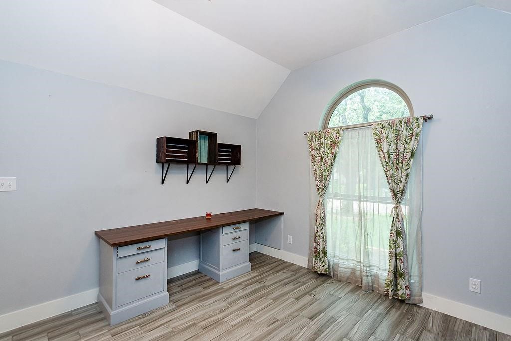 2306 Coleridge Court Property Photo 35