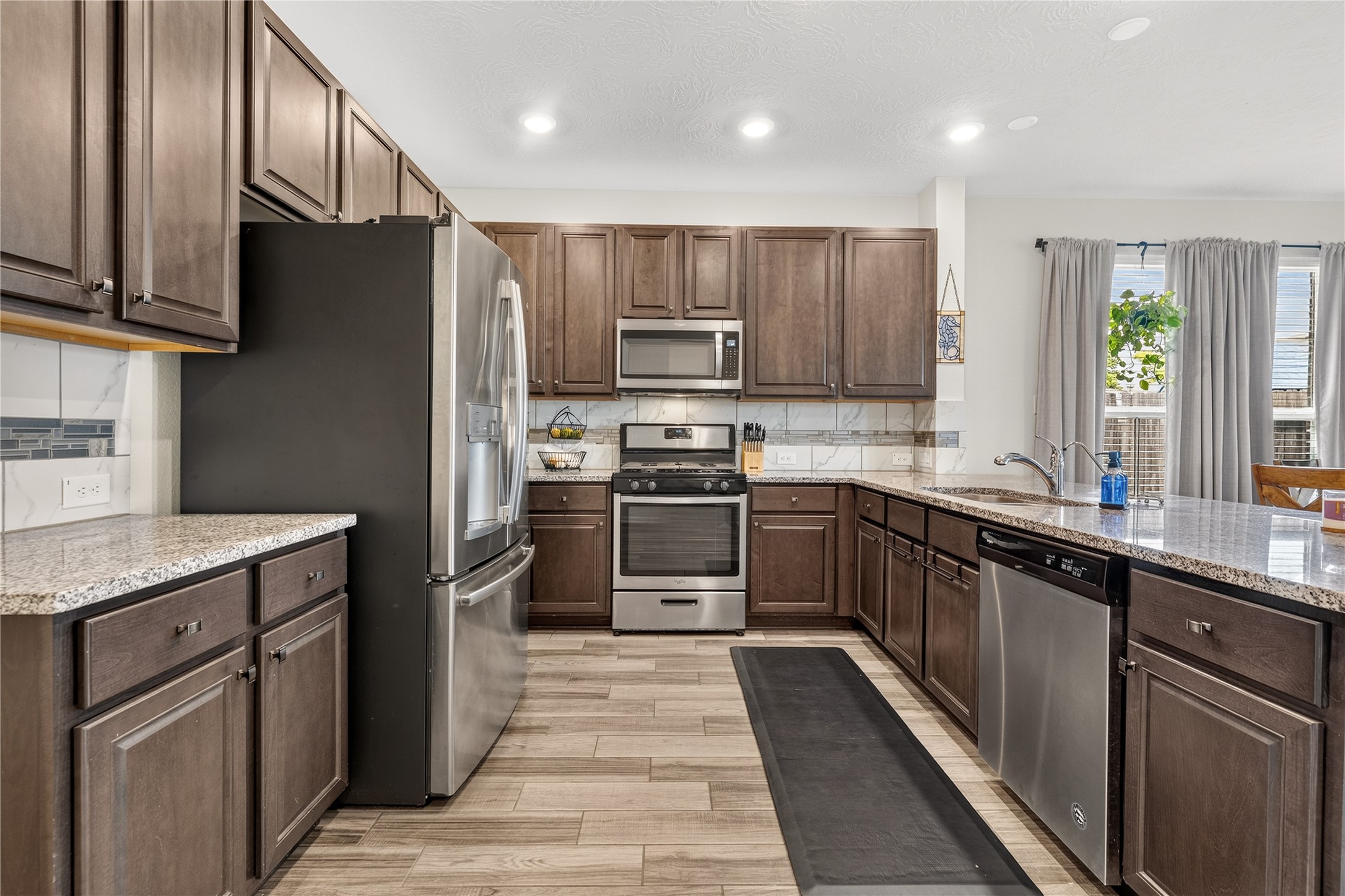 1123 Clonmore Court Property Photo 8