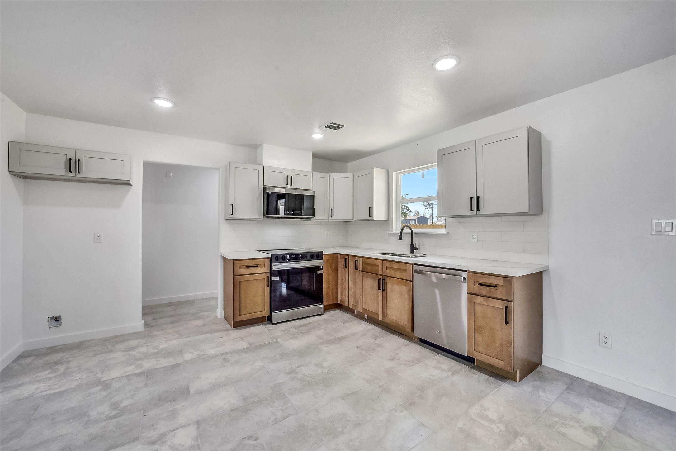 11702 Kelvin Court Property Photo 8