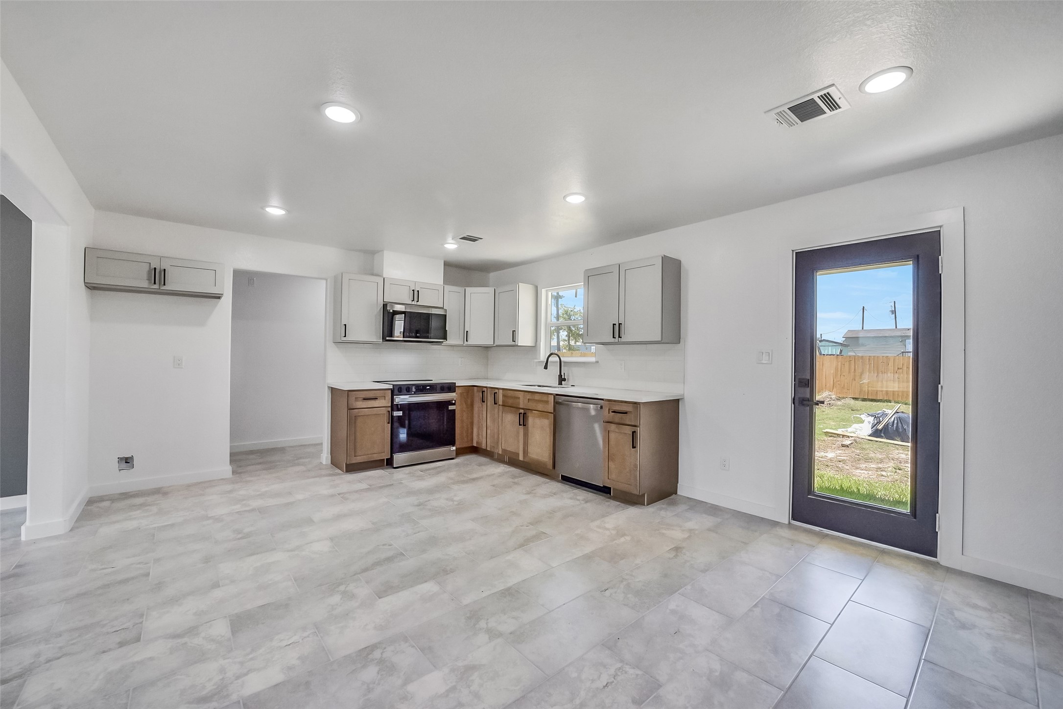 11702 Kelvin Court Property Photo 12