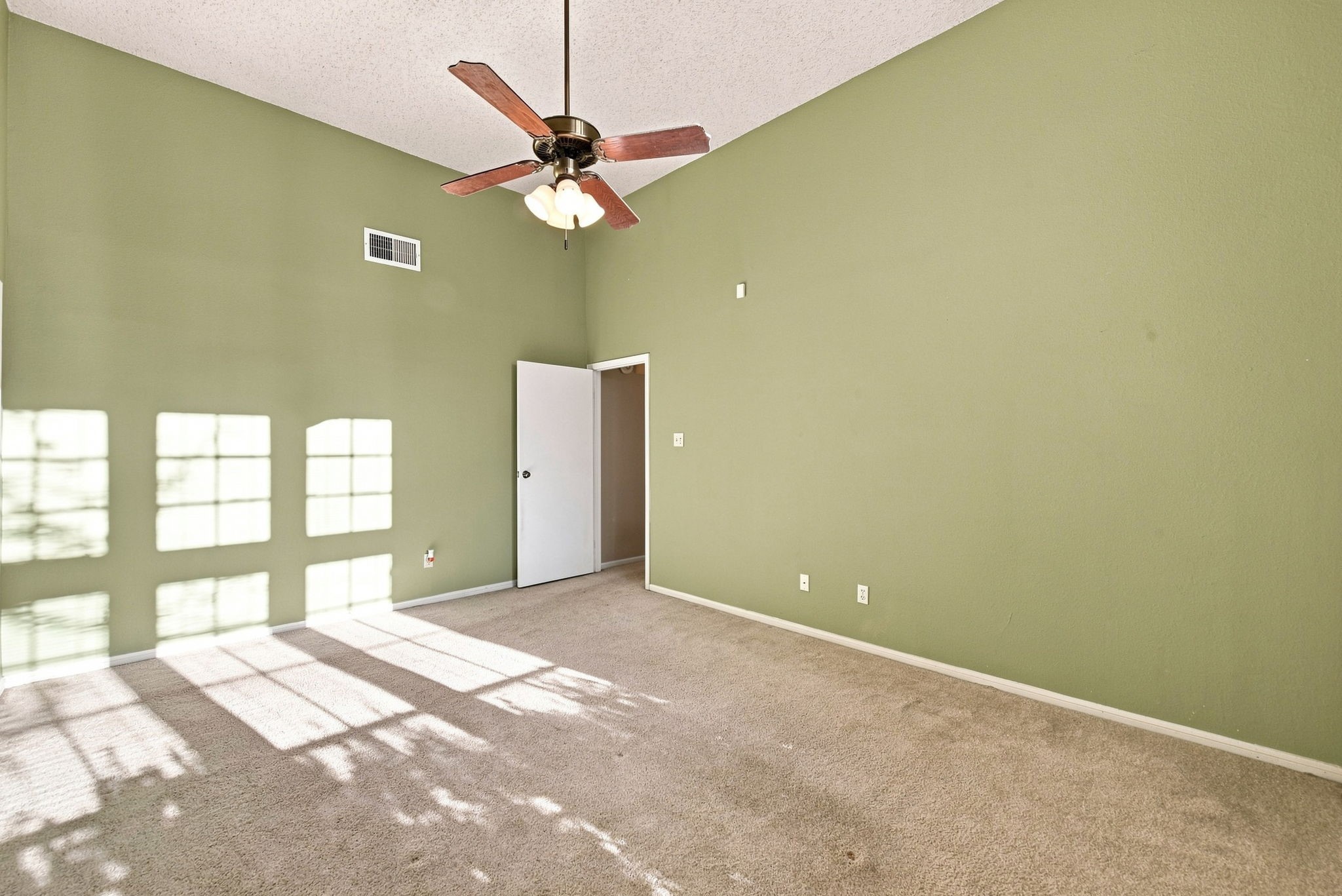 428 Old Course Dr Property Photo 15