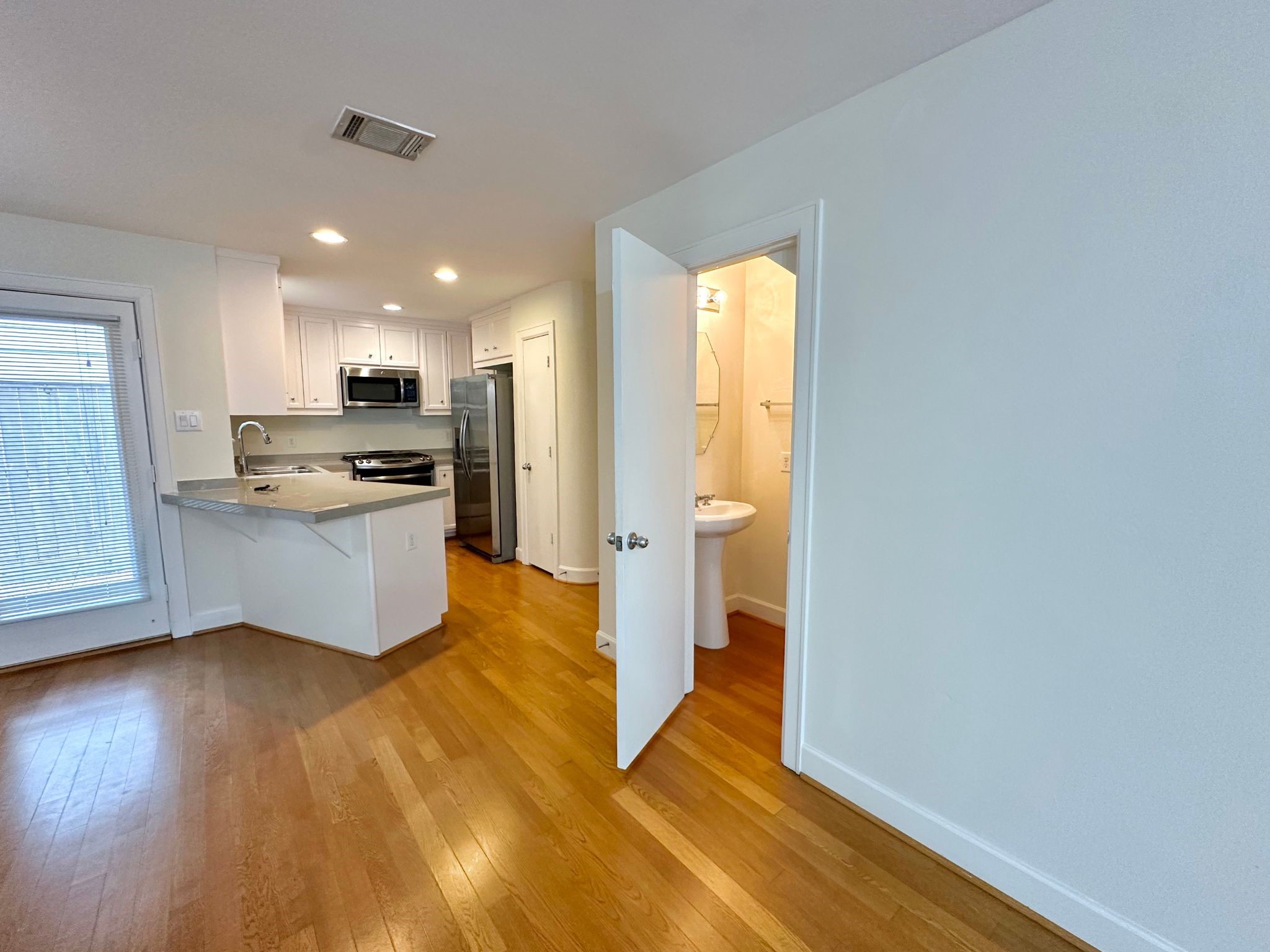 5951 South Loop E 43 Property Photo 4