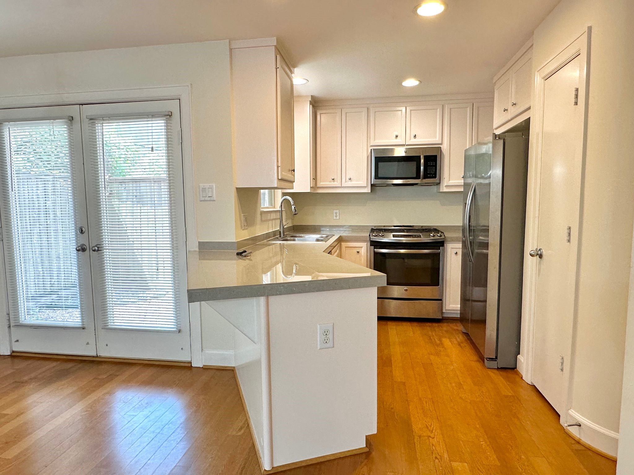 5951 South Loop E 43 Property Photo 5