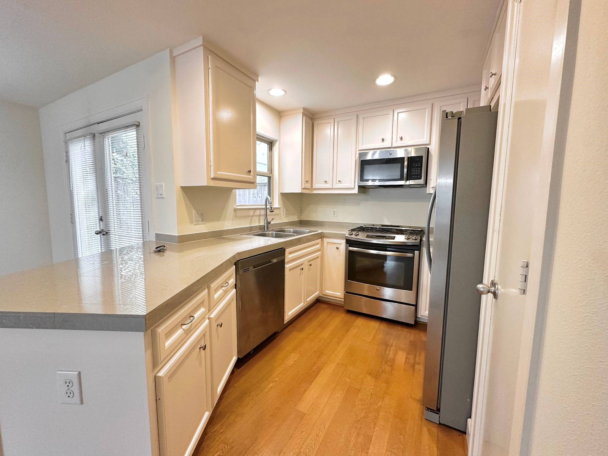 5951 South Loop E 43 Property Photo 6