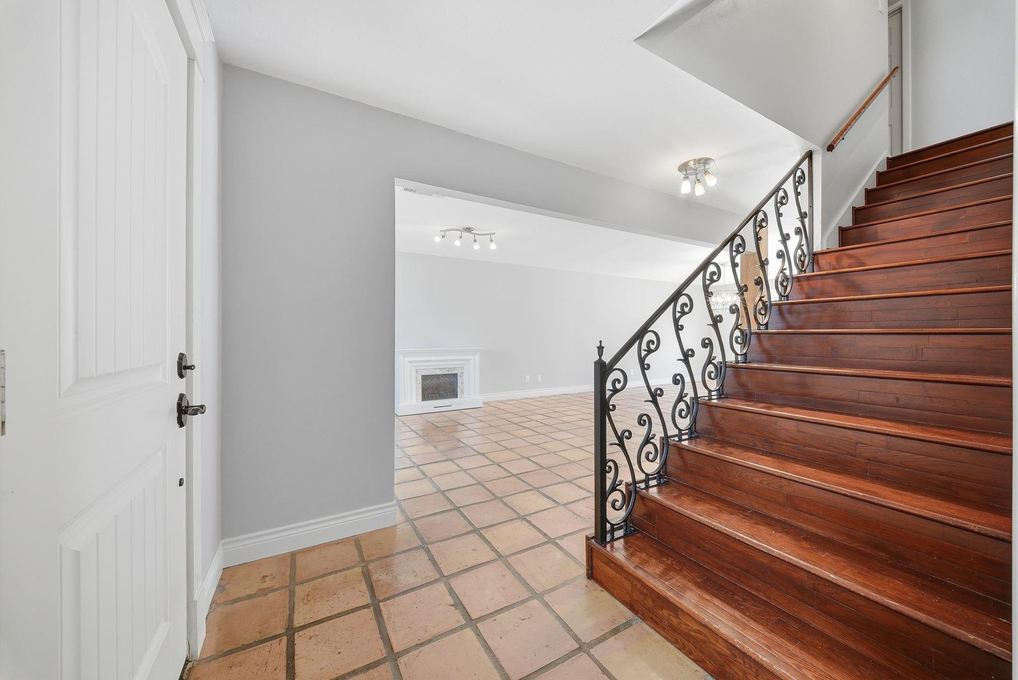 7705 Beaudelaire Circle Property Photo 3