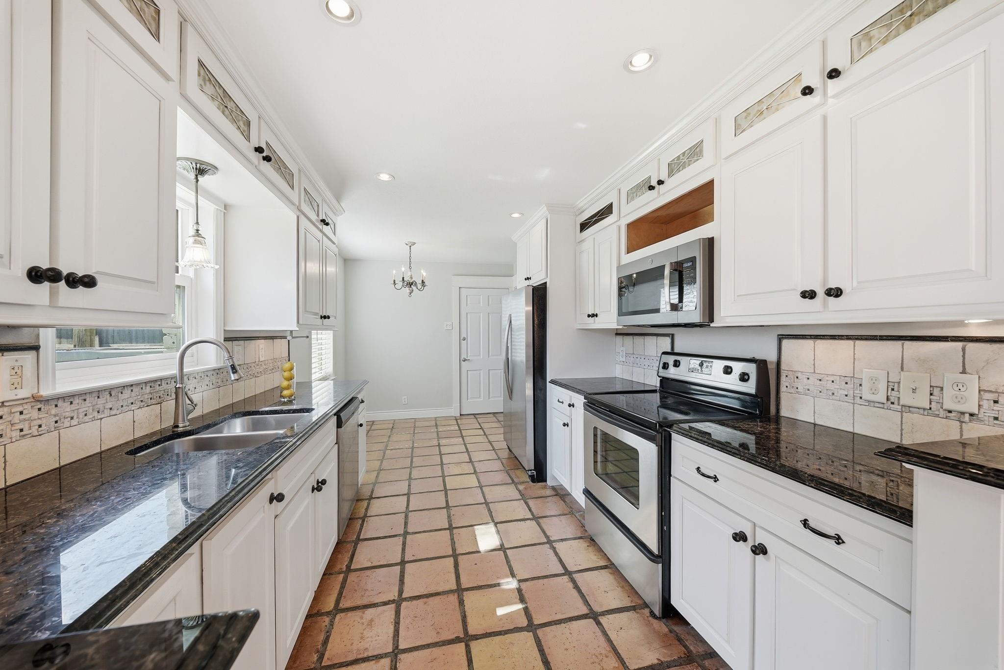 7705 Beaudelaire Circle Property Photo 11