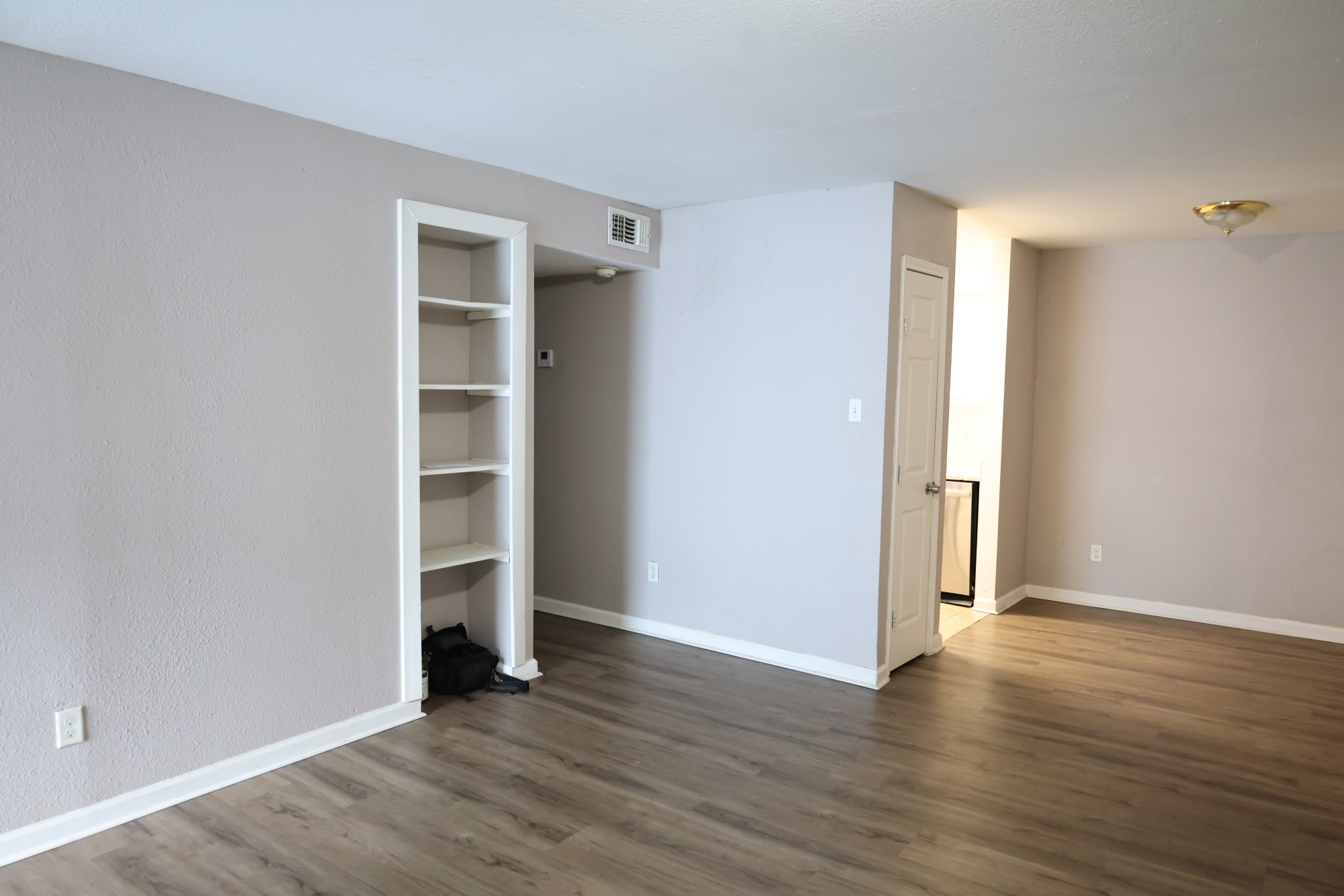 5625 Antoine Drive 1314 Property Photo 2