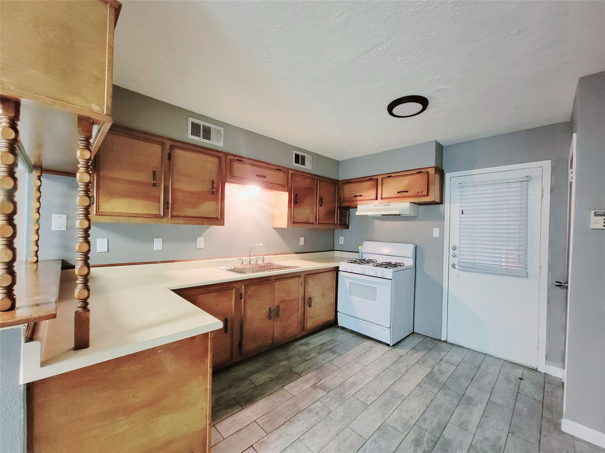 12070 Old County Road 2 Property Photo 6