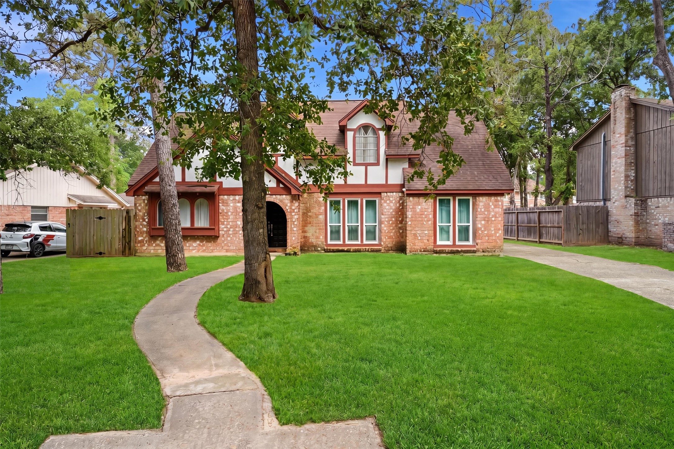 2051 Shadow Rock Drive Property Photo 2