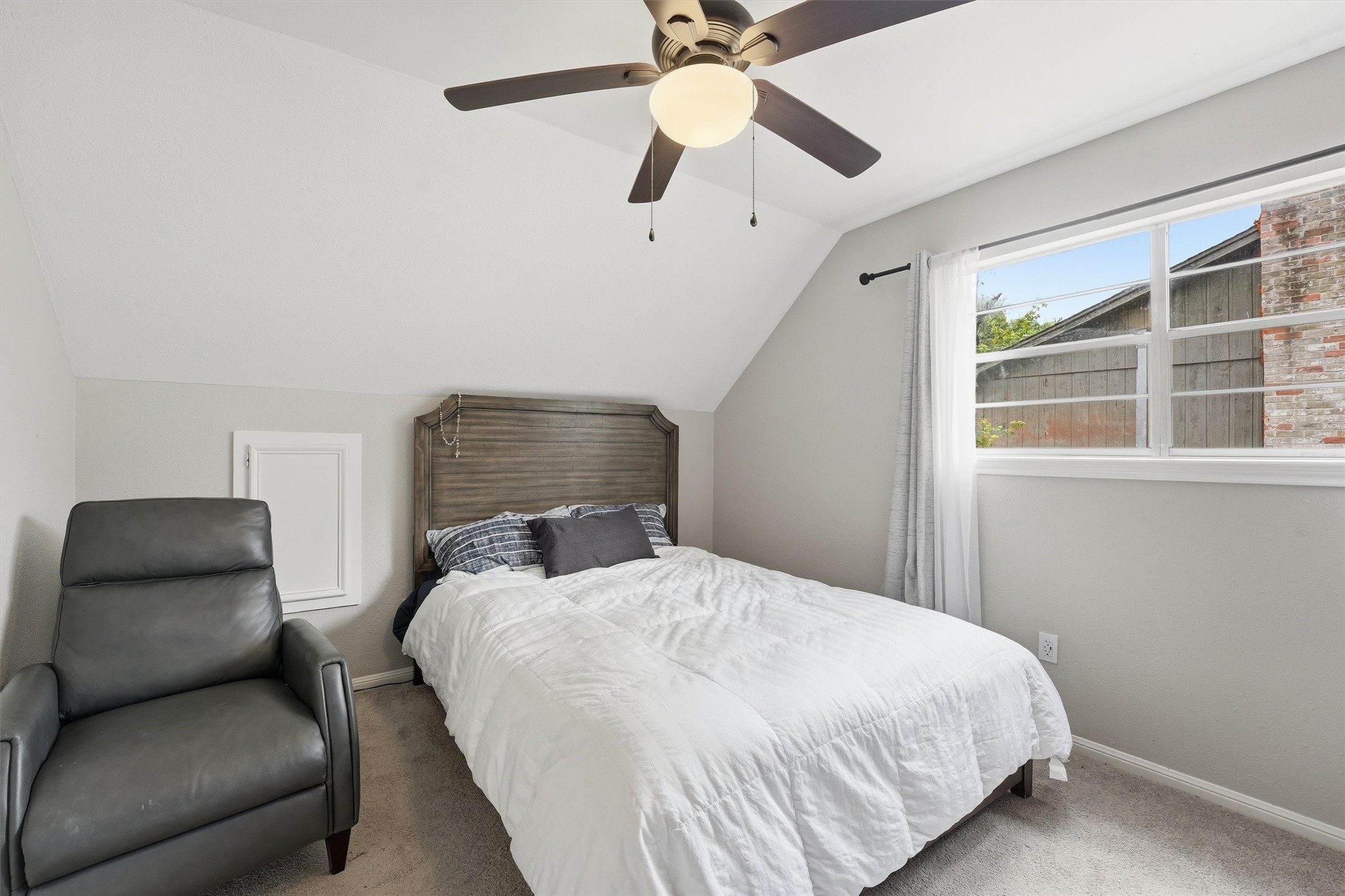 2051 Shadow Rock Drive Property Photo 15