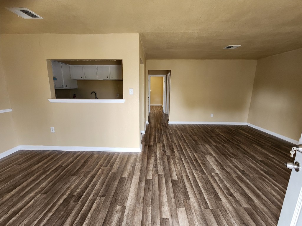 4311 Yellowstone Boulevard 4 Property Photo 3
