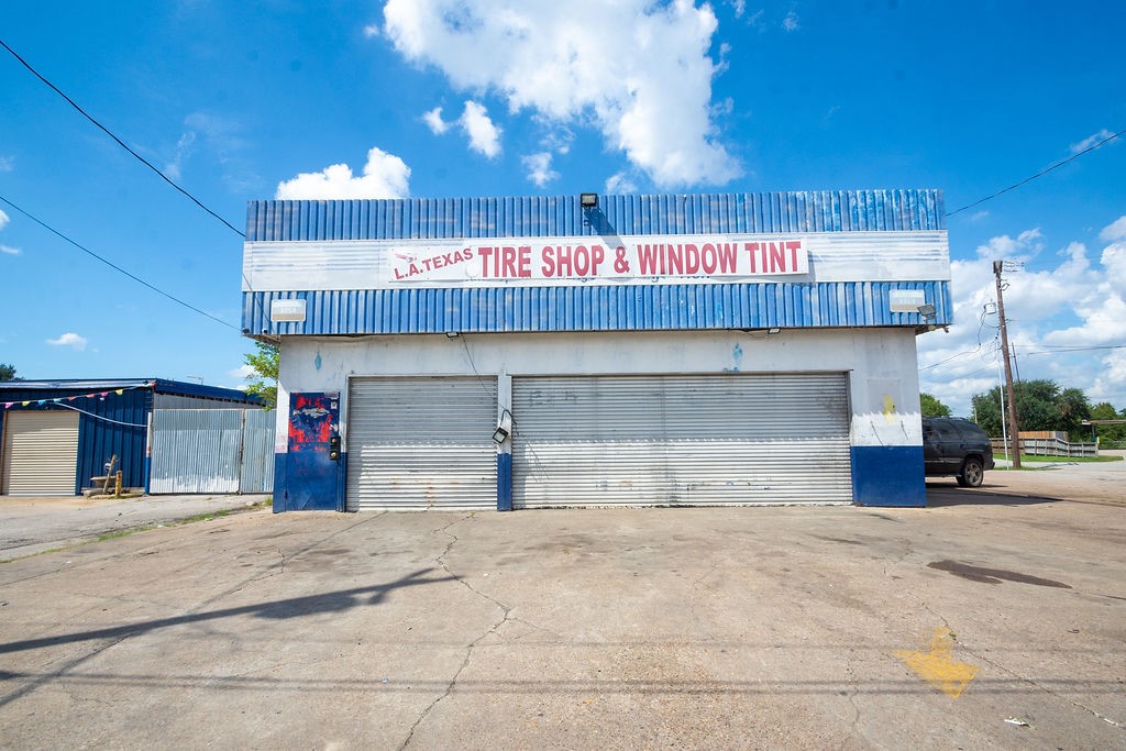 6400 Telephone Road Property Photo 3