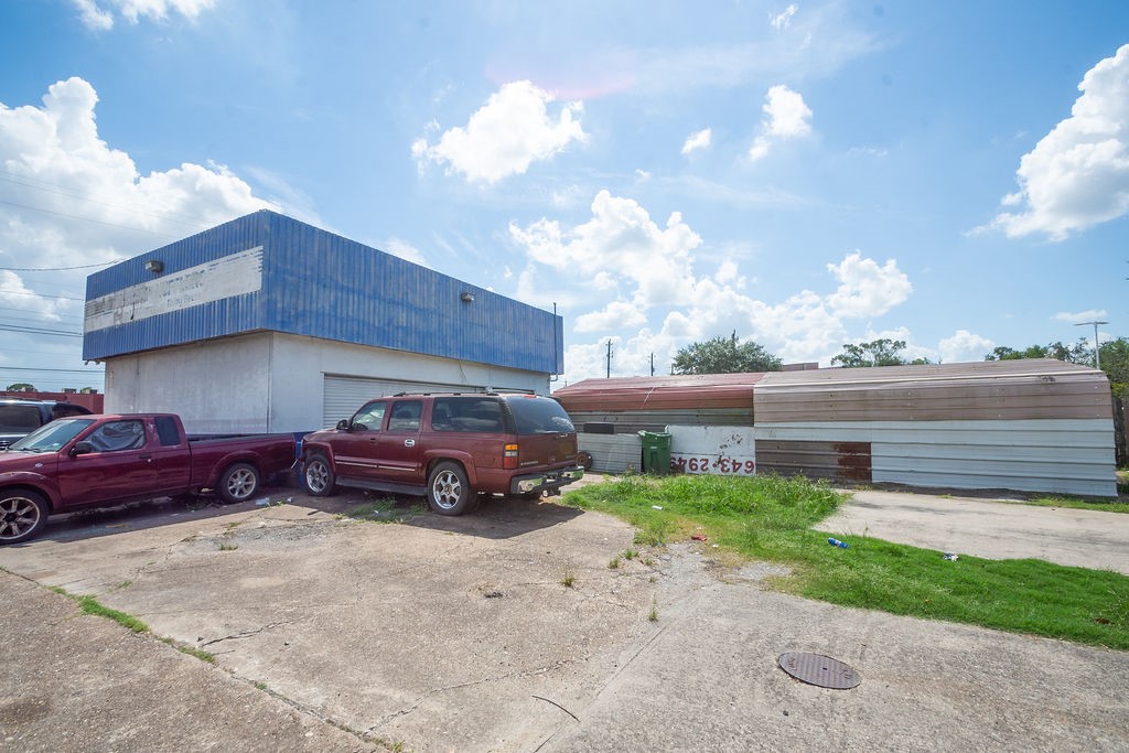 6400 Telephone Road Property Photo 8