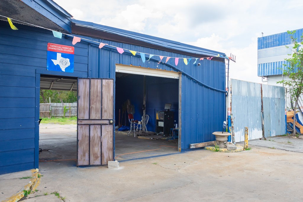 6400 Telephone Road Property Photo 15