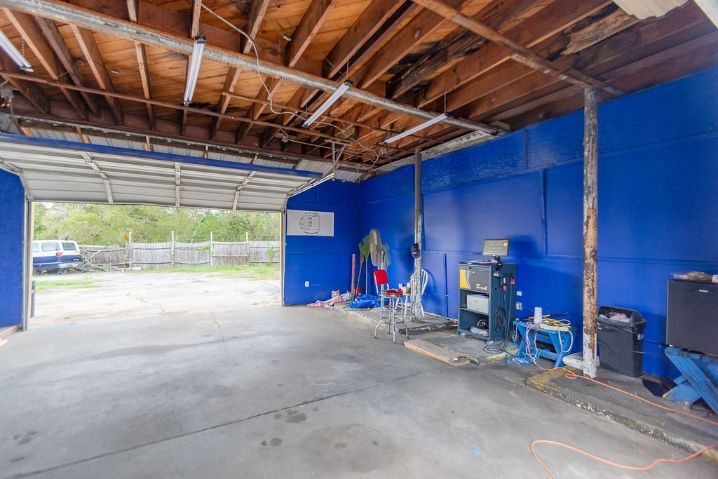 6400 Telephone Road Property Photo 16