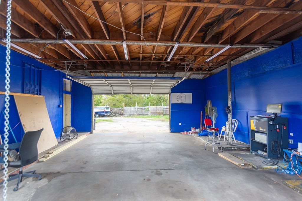 6400 Telephone Road Property Photo 17