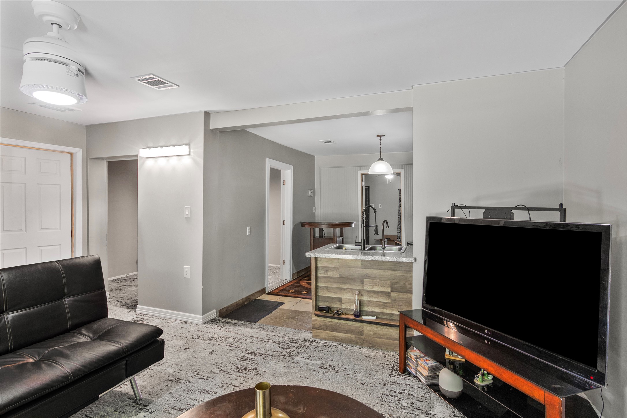 8617 Woodruff Street Property Photo 9