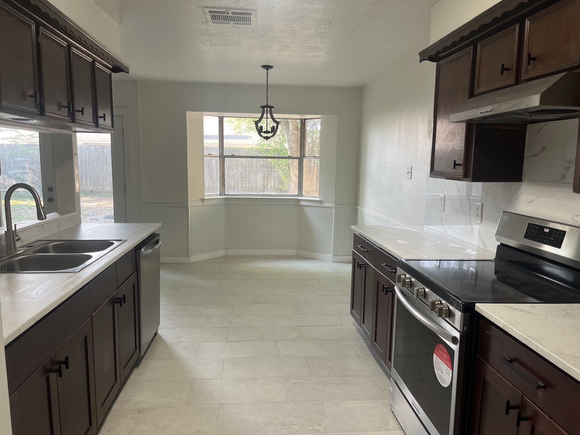 4207 Comanche Street Property Photo 3