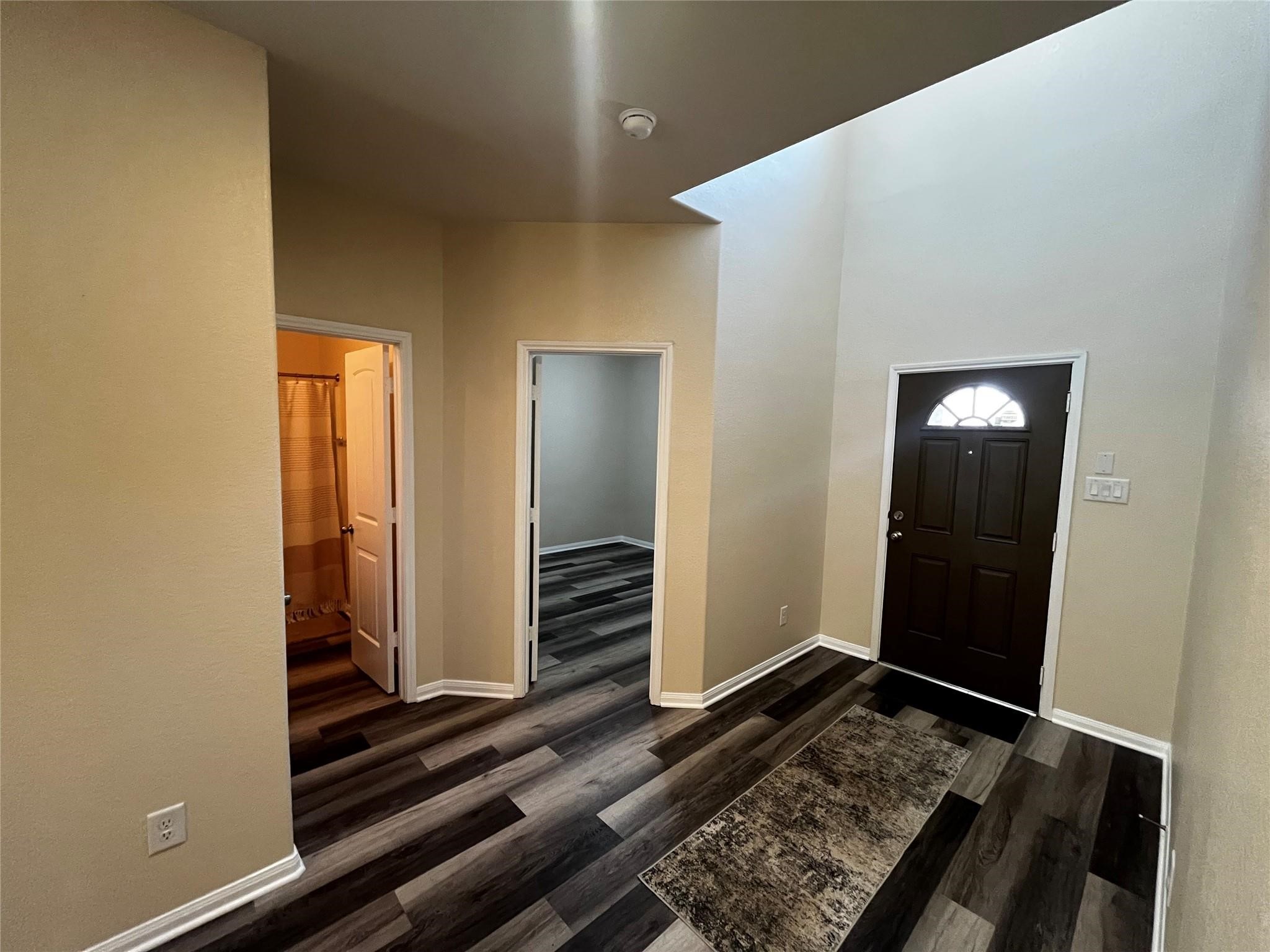 2340 La Salle Woods Property Photo 7