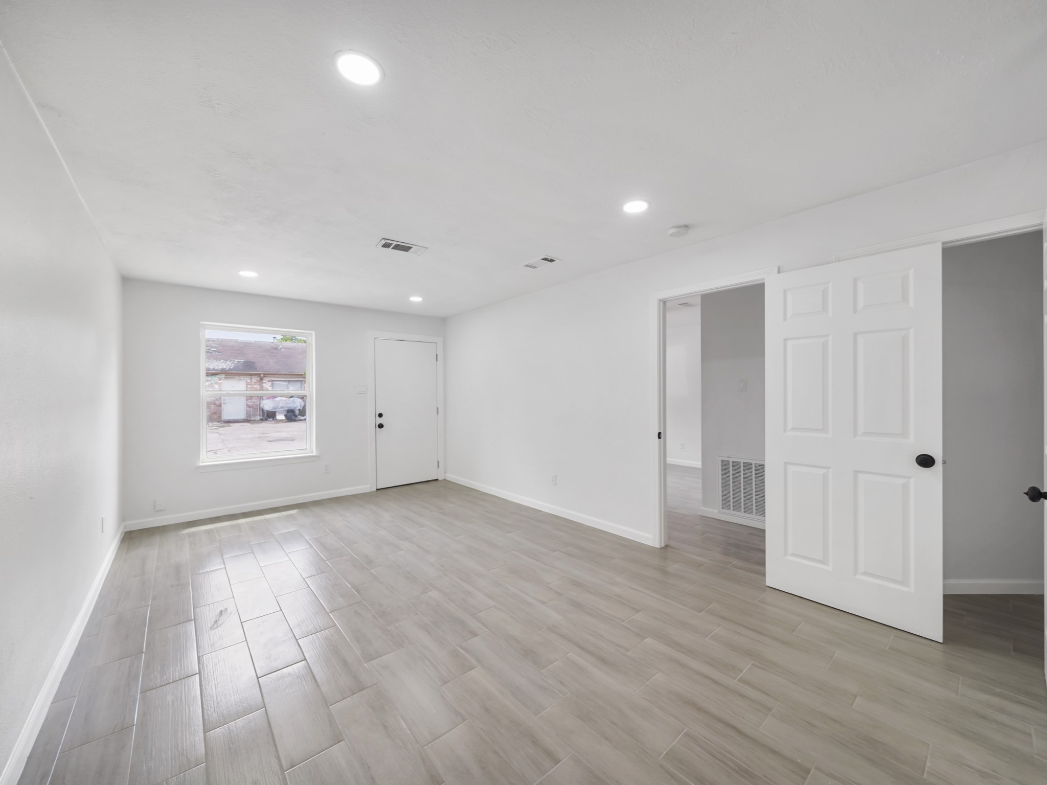 1609 Elmview Drive 8 Property Photo 2