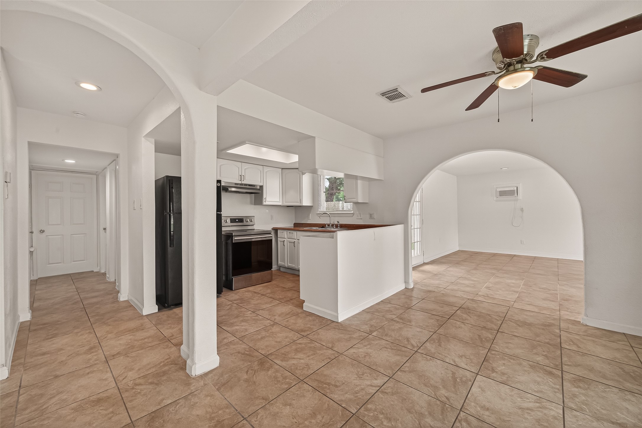 6311 Tall Willow Drive Property Photo 6