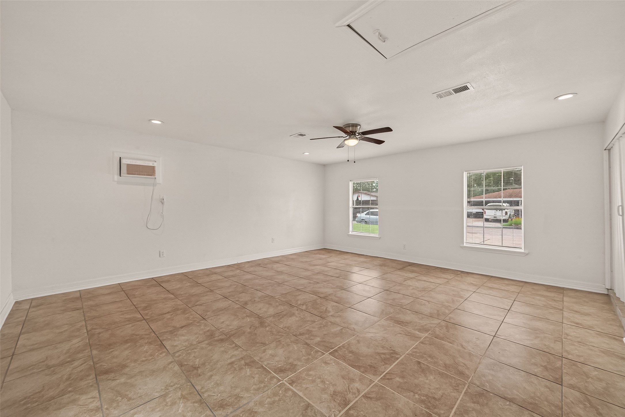 6311 Tall Willow Drive Property Photo 10