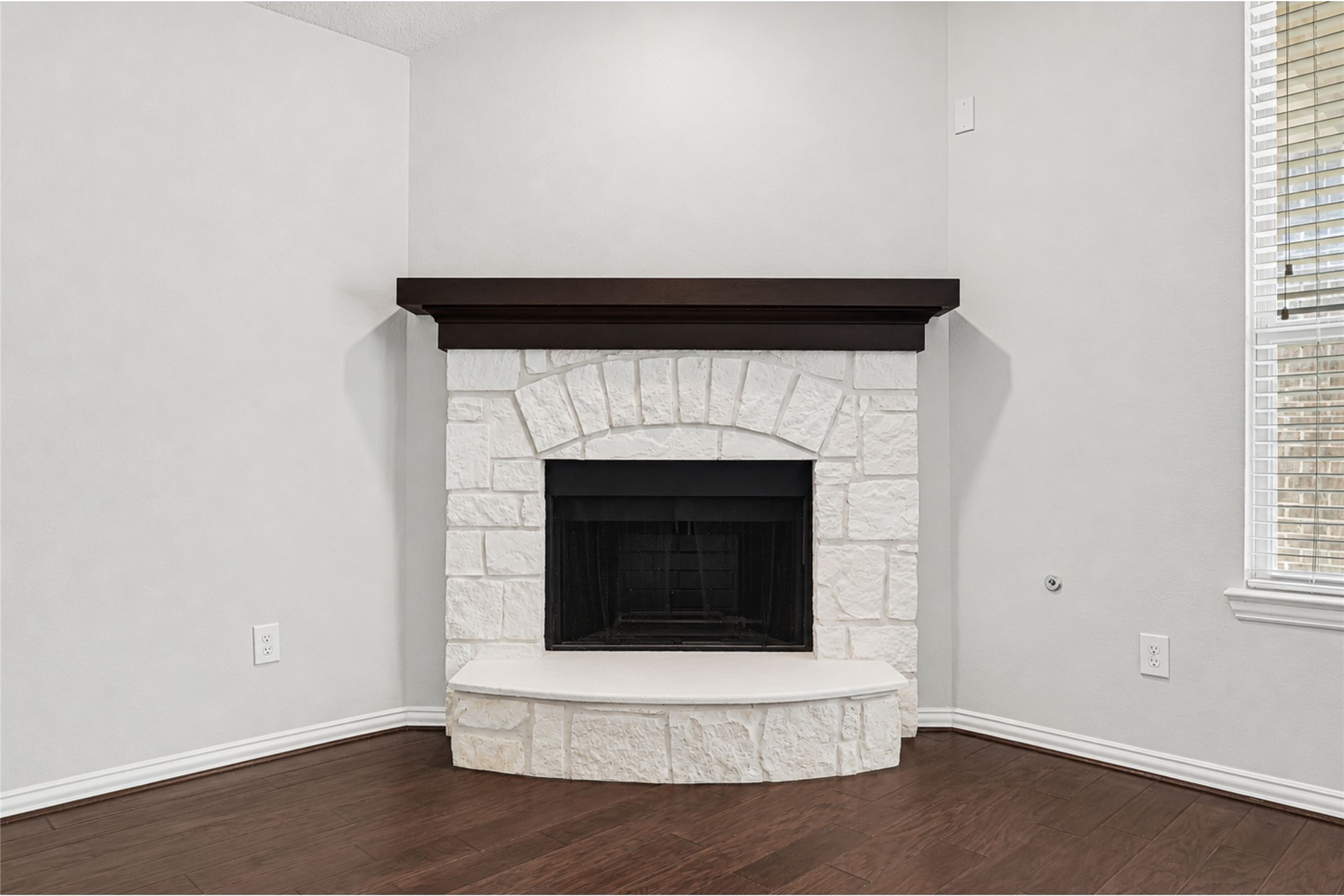 8414 Victoria Springs Drive Property Photo 8