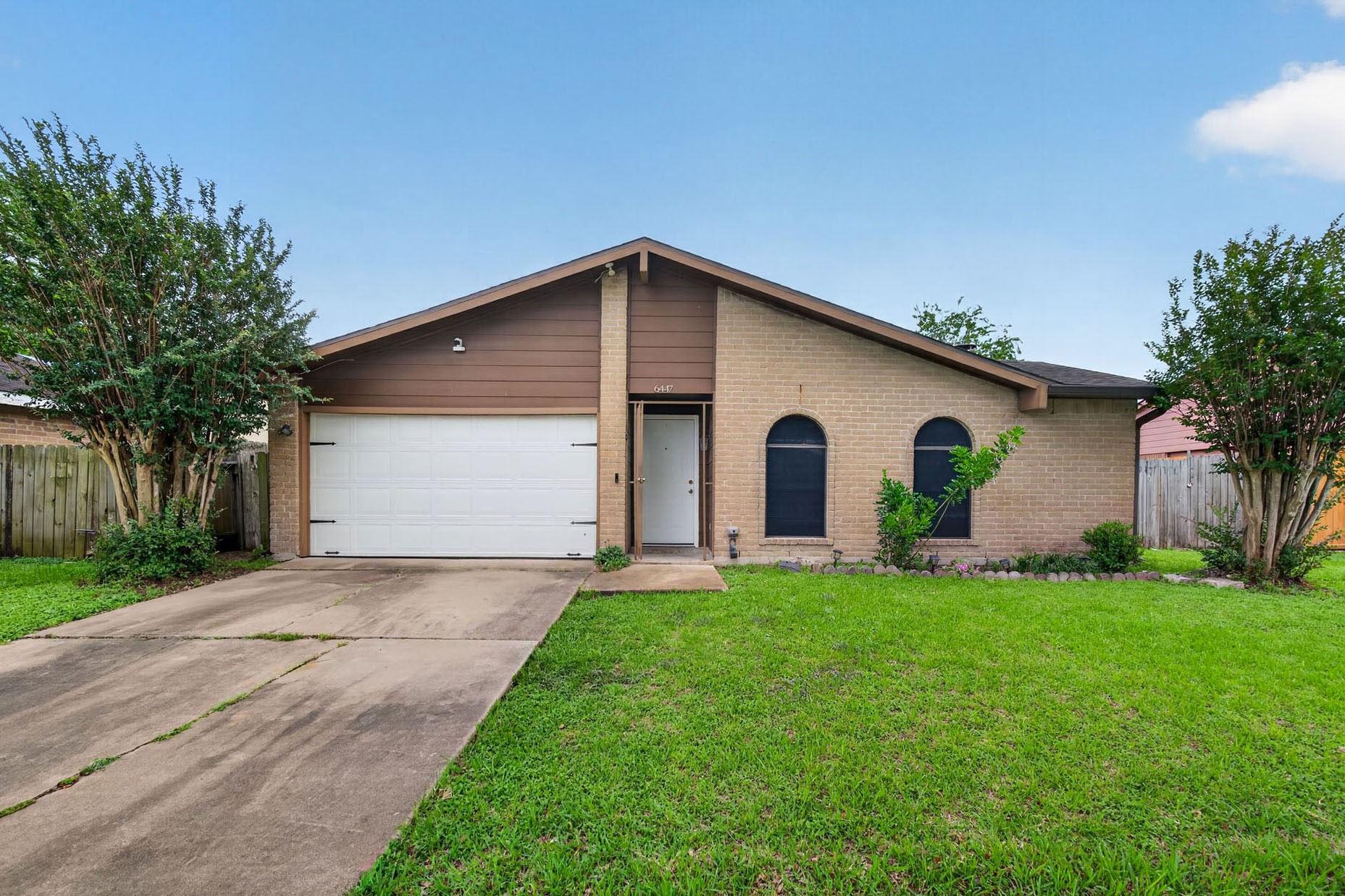6447 W Fuqua Drive Property Photo 1