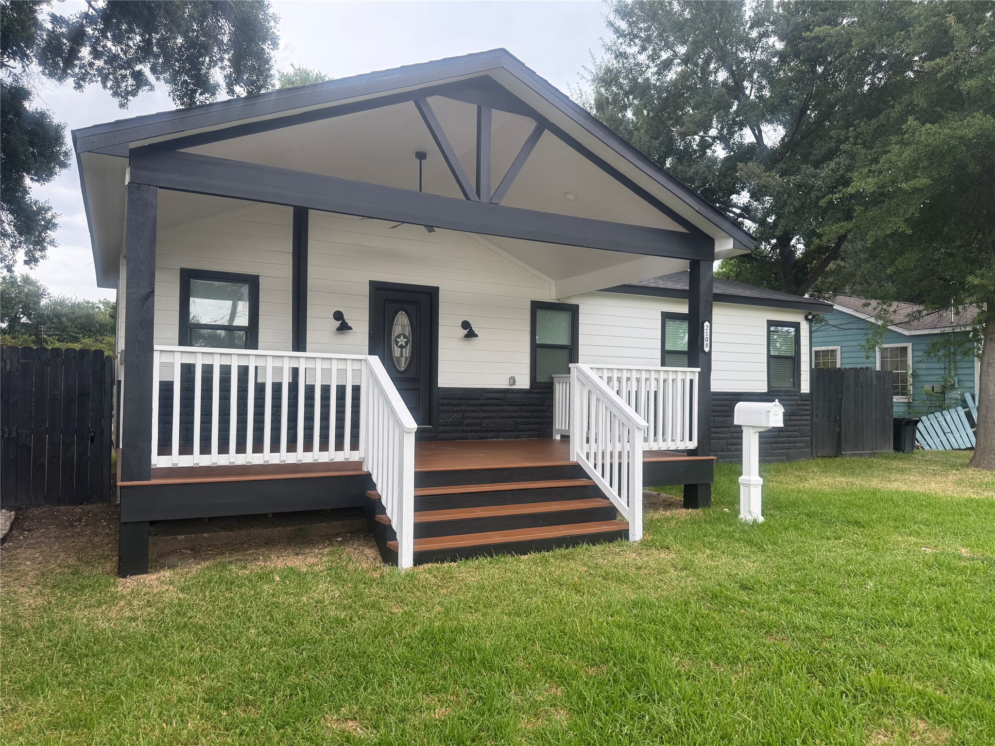 2108 15th Street Property Photo 1