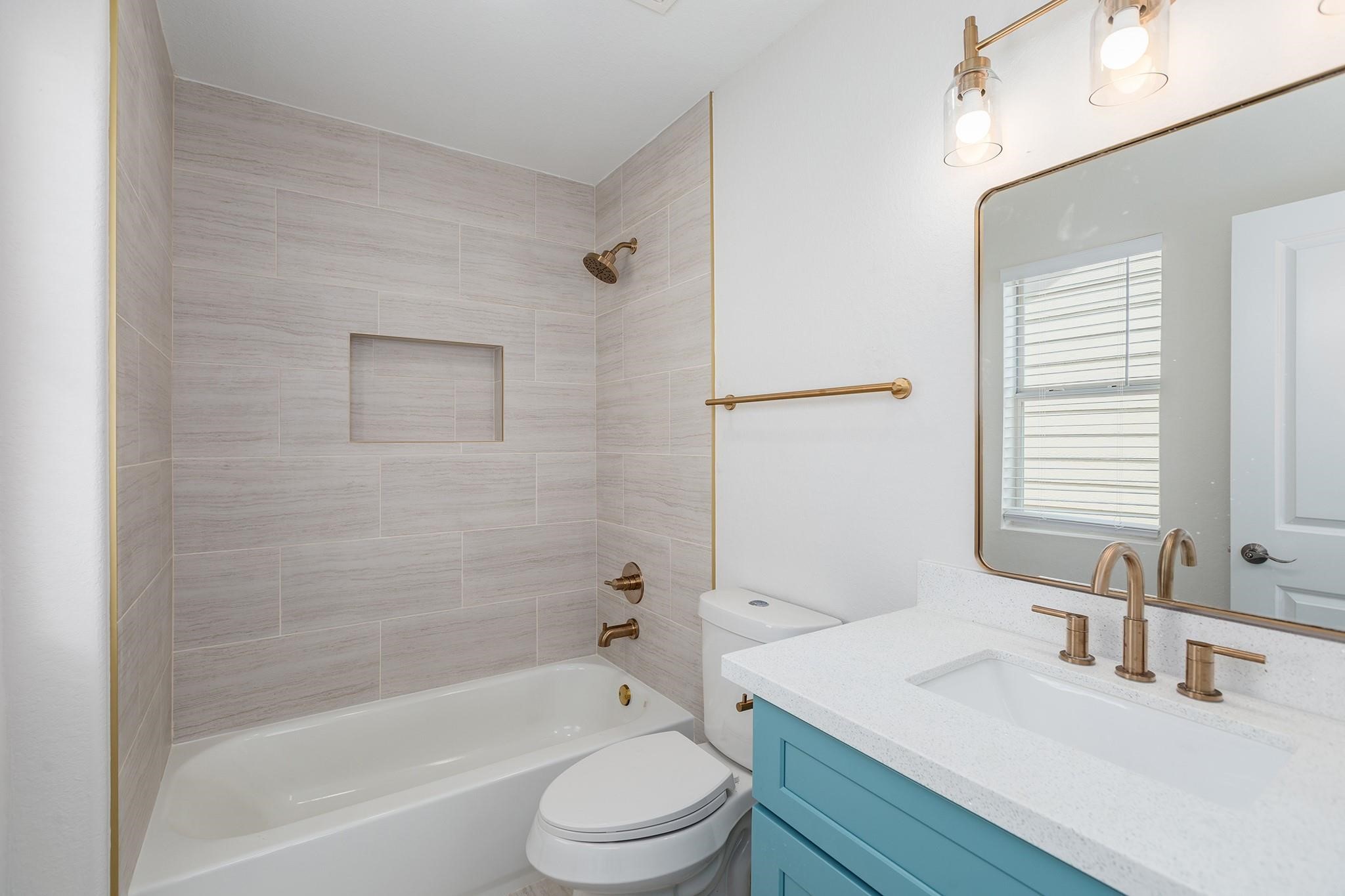 16819 Libson Falls Drive Property Photo 5