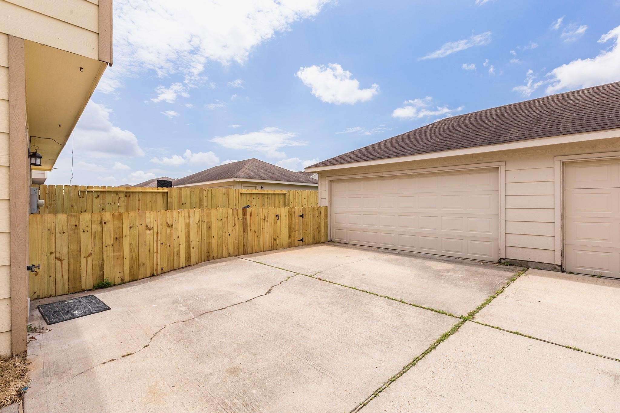 16819 Libson Falls Drive Property Photo 16