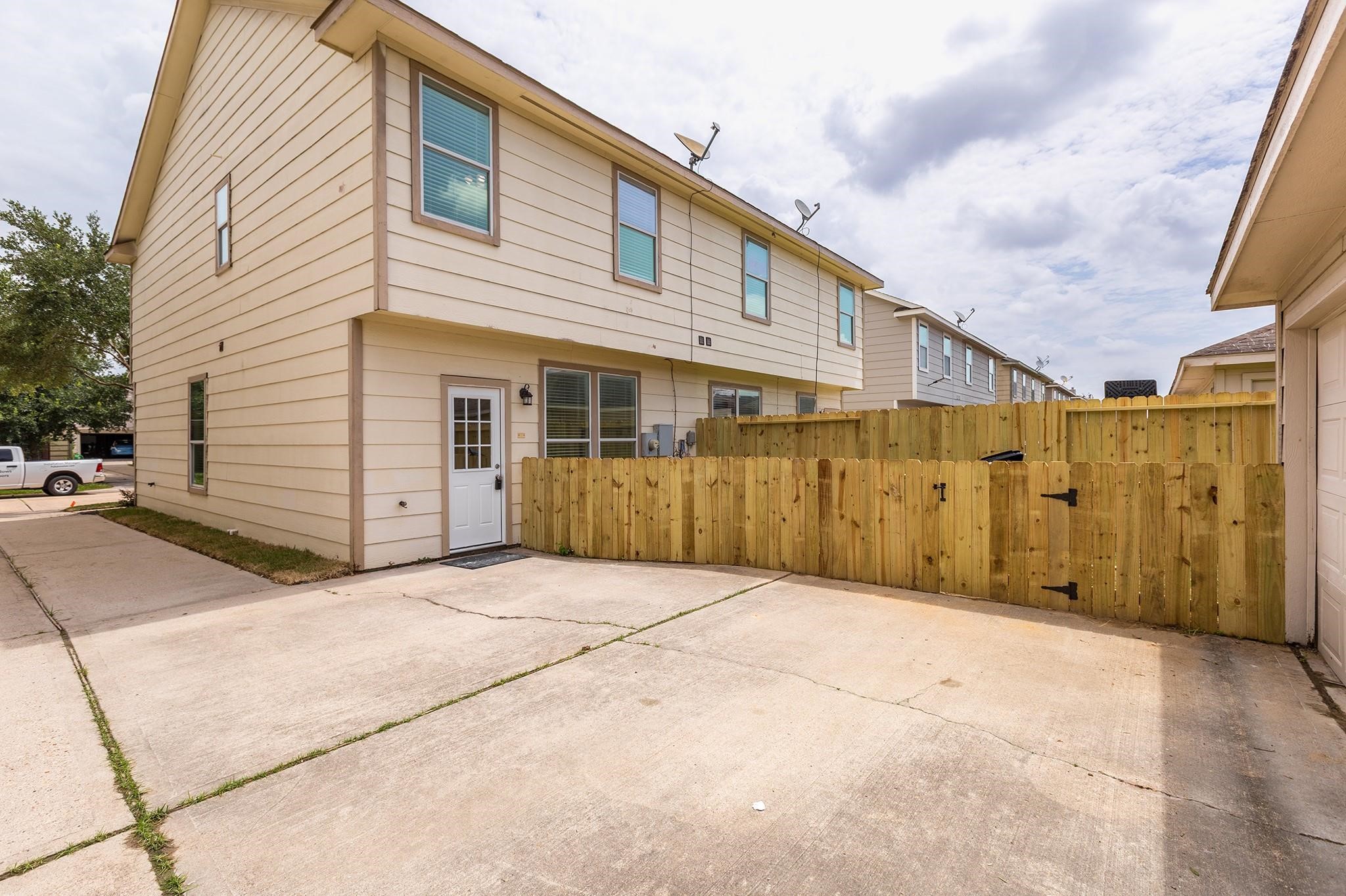16819 Libson Falls Drive Property Photo 17