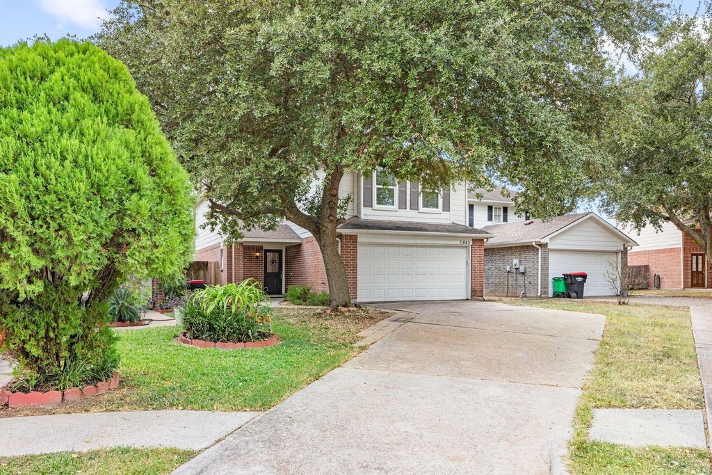 11843 Sunny Stream Drive Property Photo 2