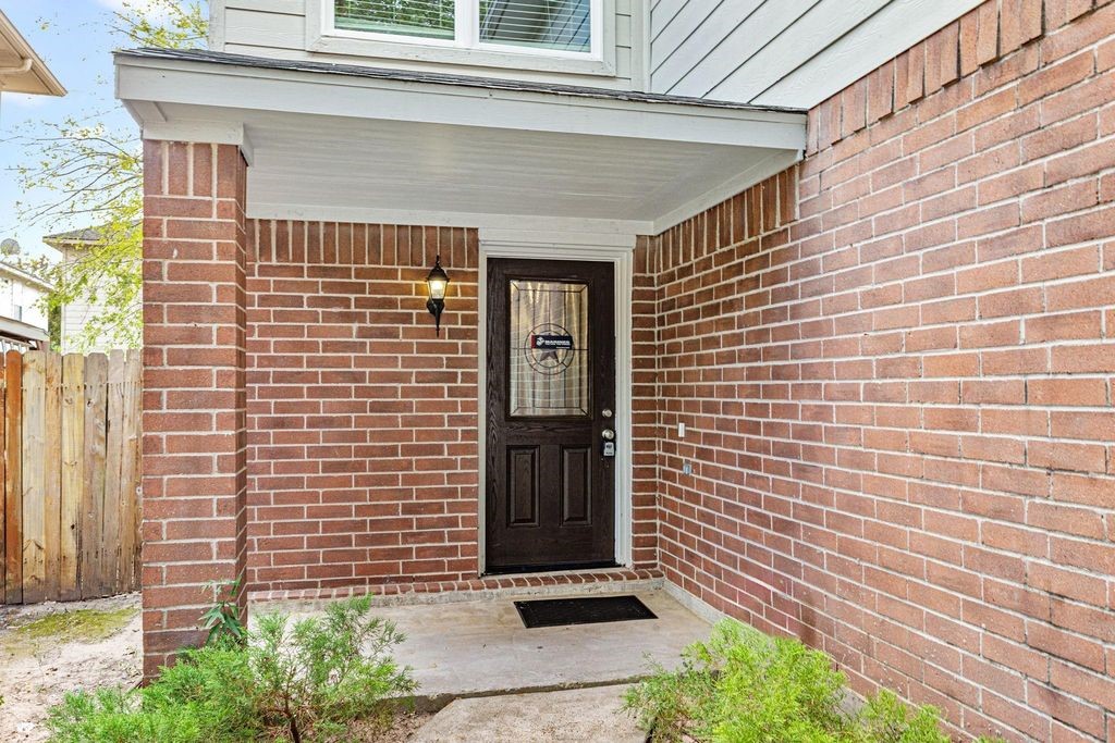 11843 Sunny Stream Drive Property Photo 4