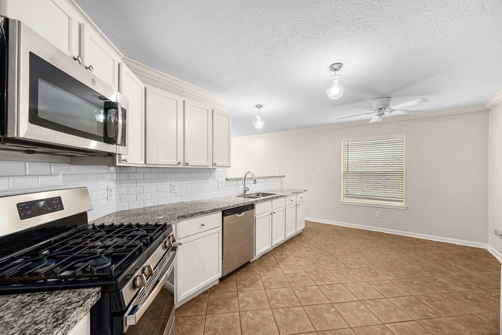 11843 Sunny Stream Drive Property Photo 13