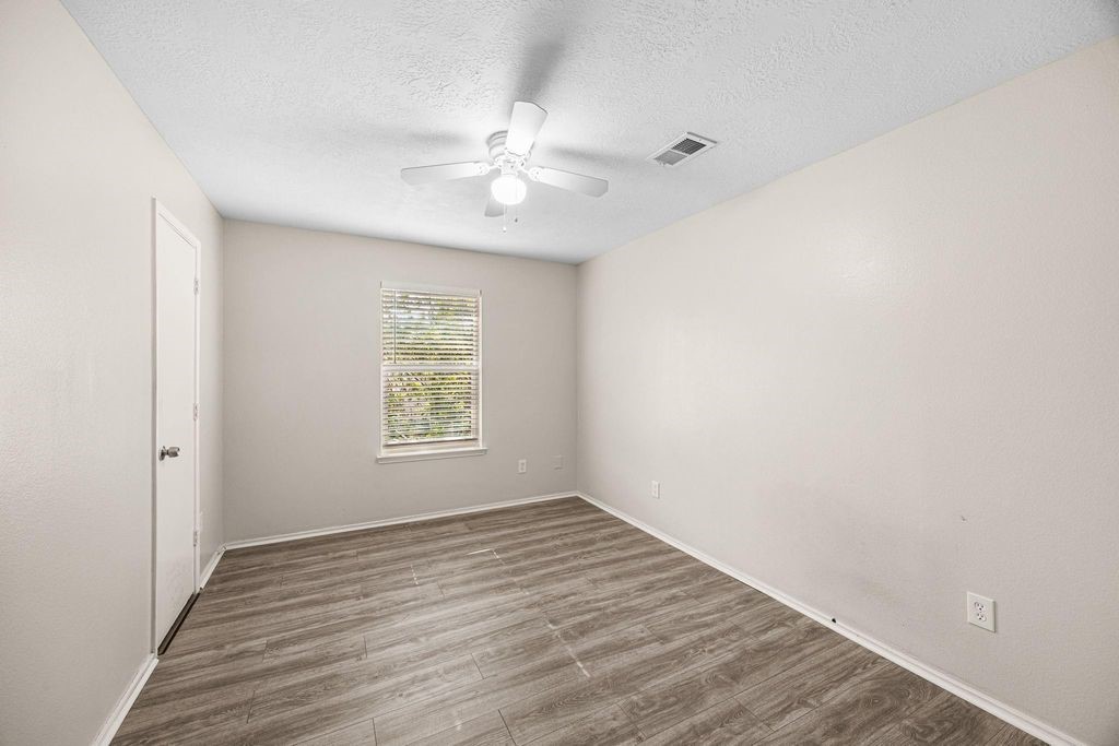 11843 Sunny Stream Drive Property Photo 14