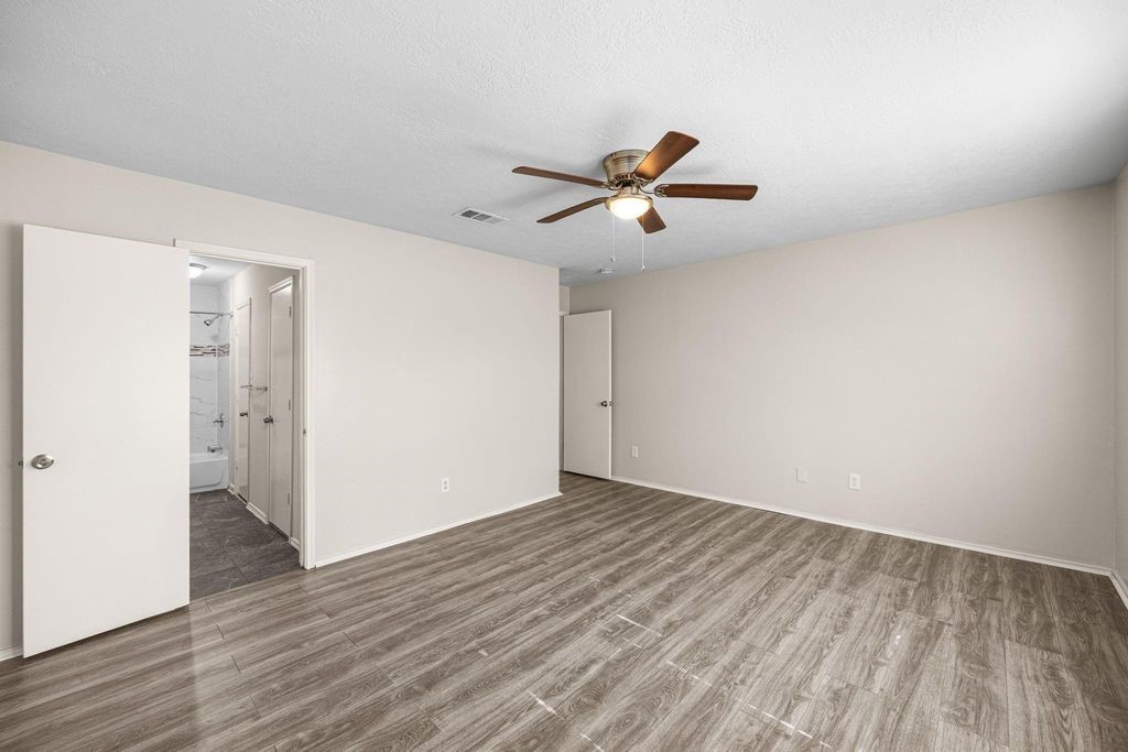 11843 Sunny Stream Drive Property Photo 16