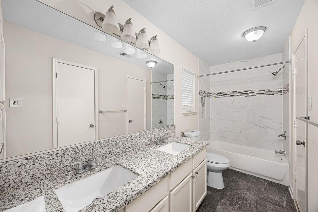 11843 Sunny Stream Drive Property Photo 17