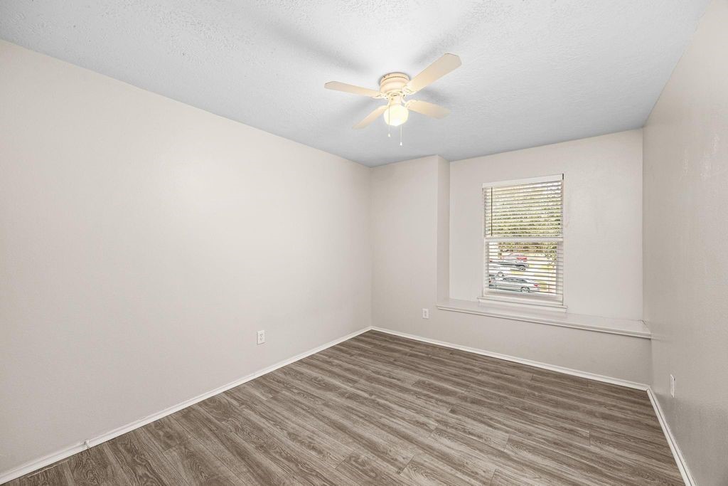 11843 Sunny Stream Drive Property Photo 21