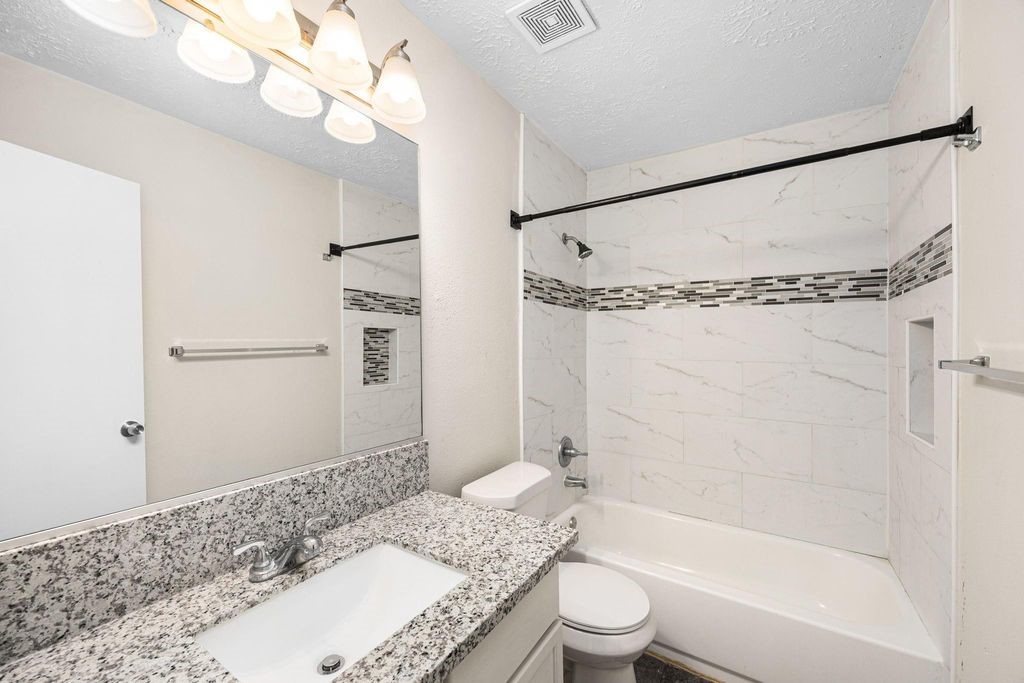 11843 Sunny Stream Drive Property Photo 22