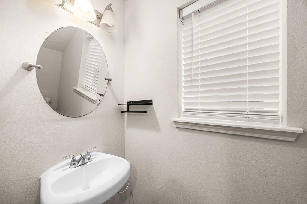 11843 Sunny Stream Drive Property Photo 23