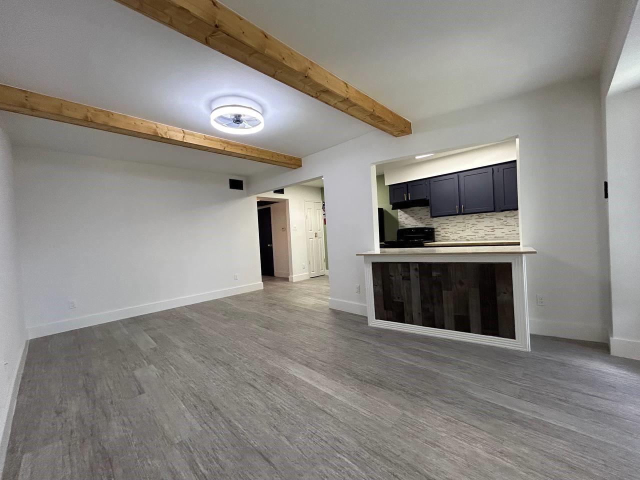 1010 S Wayside Drive 406 Property Photo 1