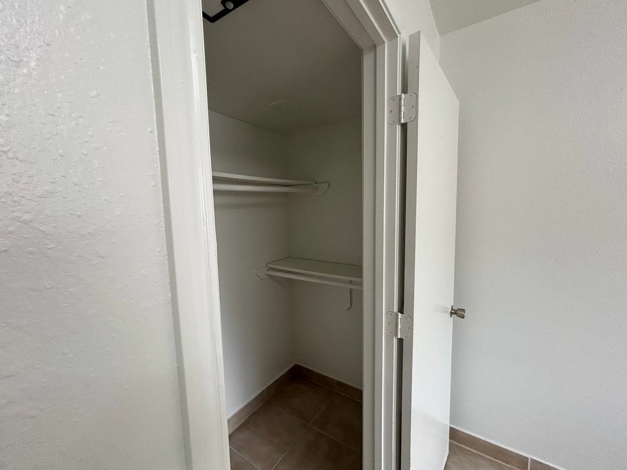 1010 S Wayside Drive 406 Property Photo 45