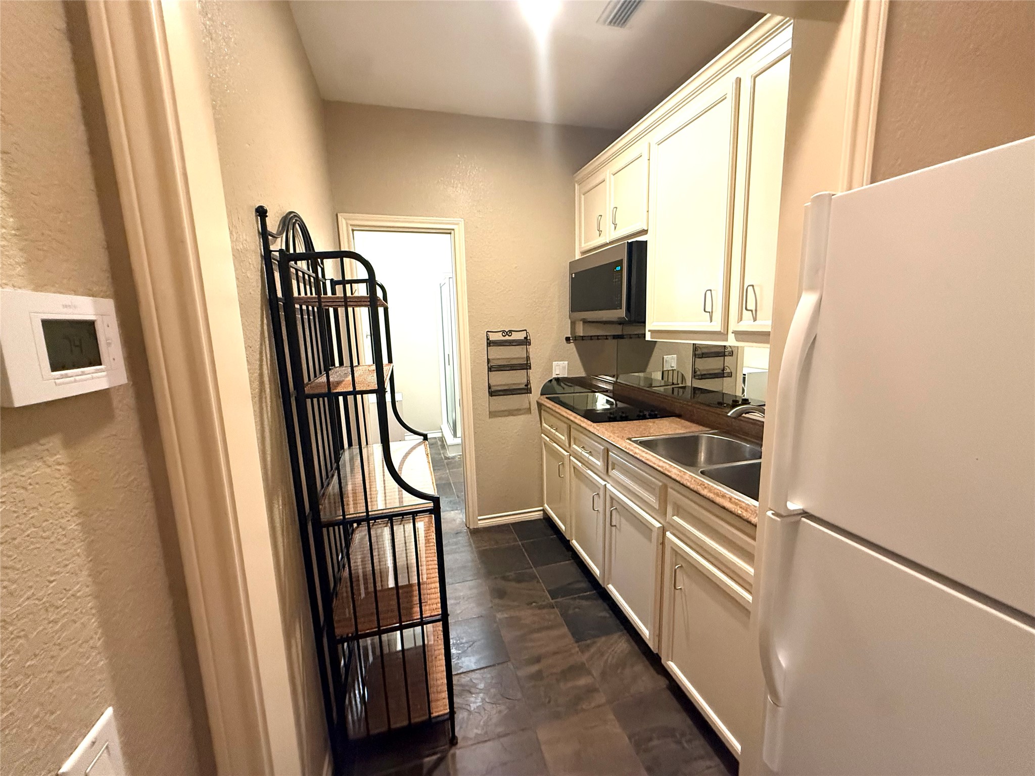 3040 Bayshore Drive 3 Property Photo 8